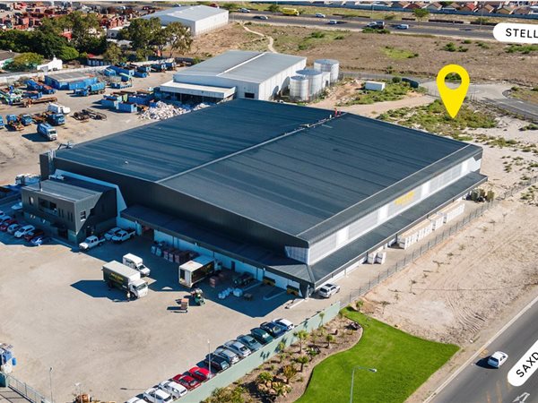 3 800  m² Industrial space