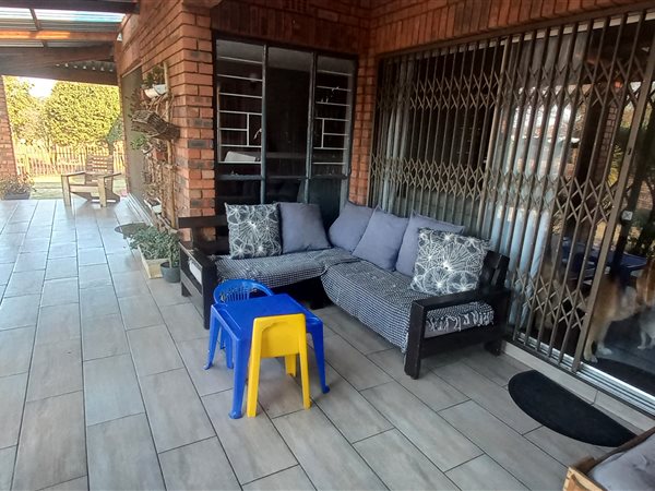 4 Bedroom House 4 Bedroom House