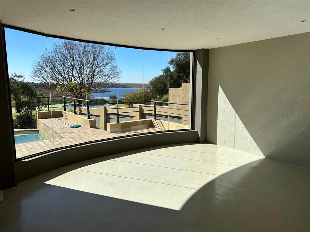 4 Bed House to rent in Bankenveld RR4122571 Private Property