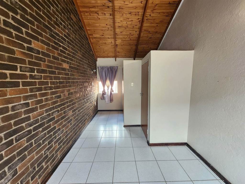 2 Bed Duplex in Polokwane Central photo number 15