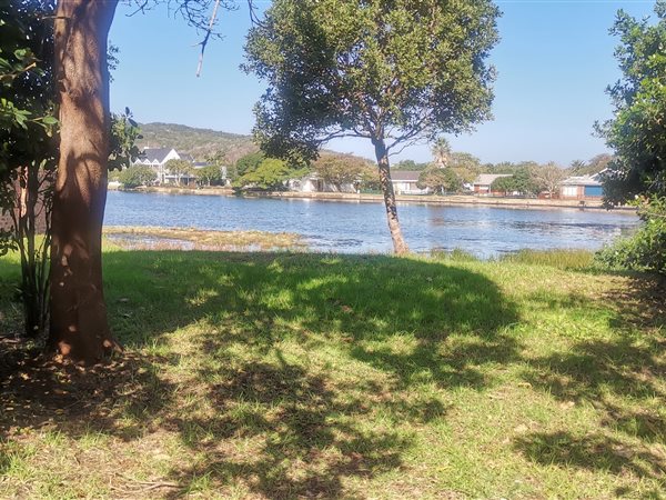648 m² Land available in Great Brak River