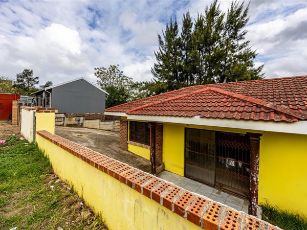4 Bedroom House 4 Bedroom House