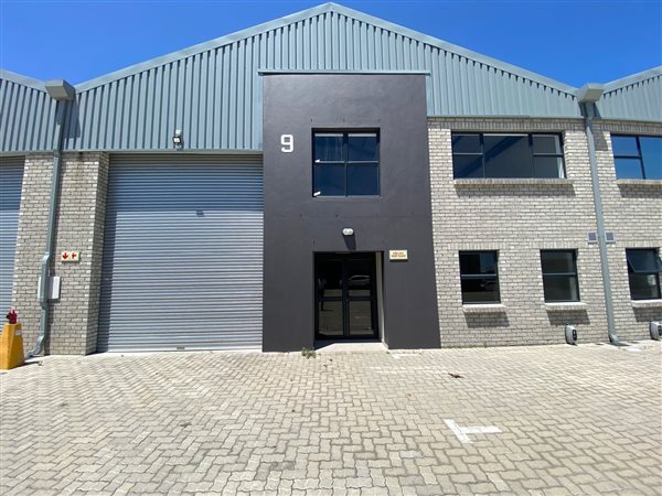 242  m² Industrial space