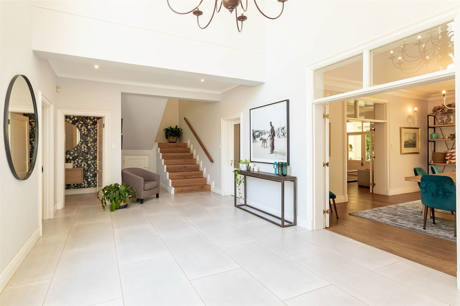 5 Bed House in Constantia photo number 5