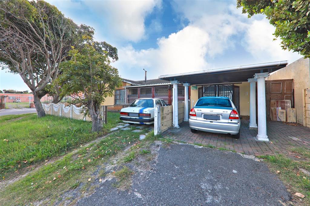 3 Bed House in Grassy Park photo number 26