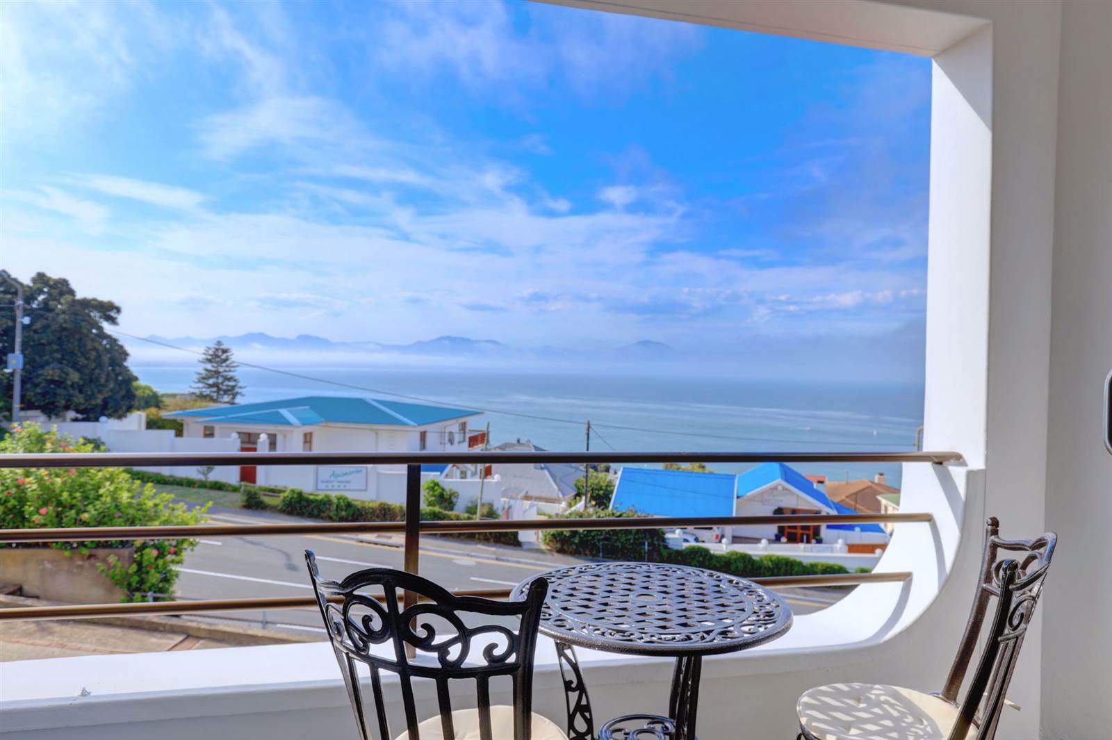 2 Bed Apartment in Mossel Bay Central photo number 22