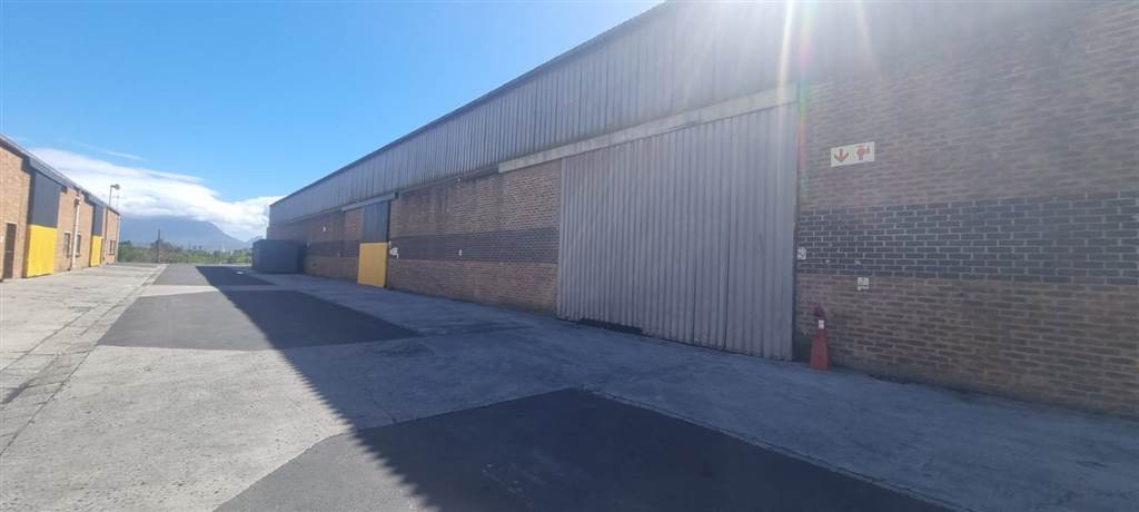 3075  m² Industrial space in Airport Industria photo number 14