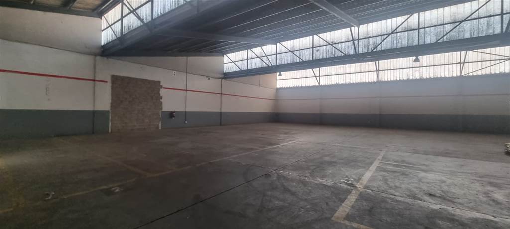 3075  m² Industrial space in Airport Industria photo number 12