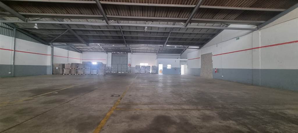 3075  m² Industrial space in Airport Industria photo number 8