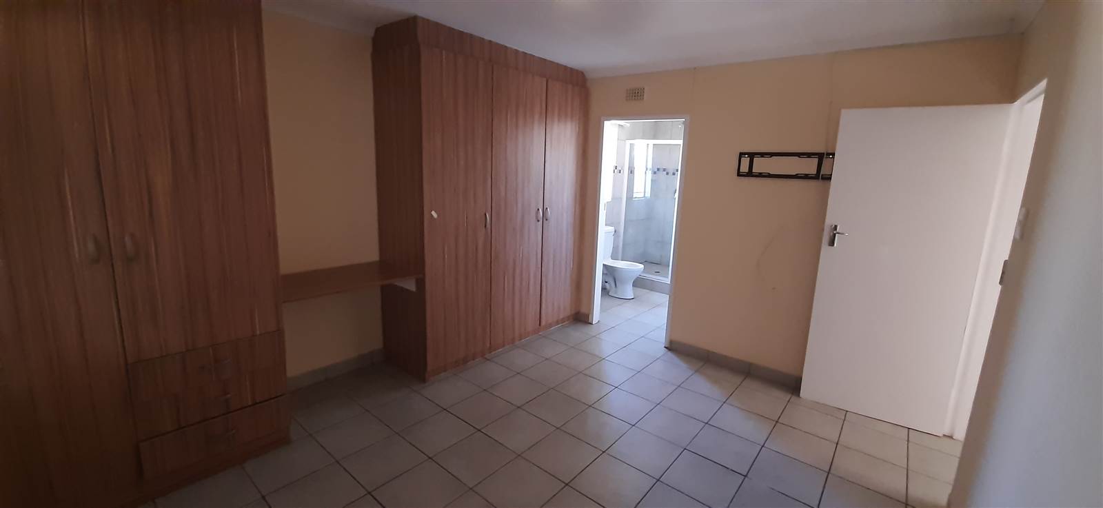 3 Bed House in Leopards Rest Security Estate photo number 13