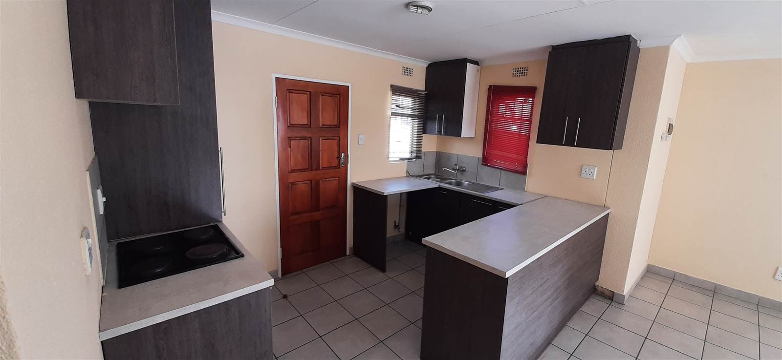 3 Bed House in Leopards Rest Security Estate photo number 3