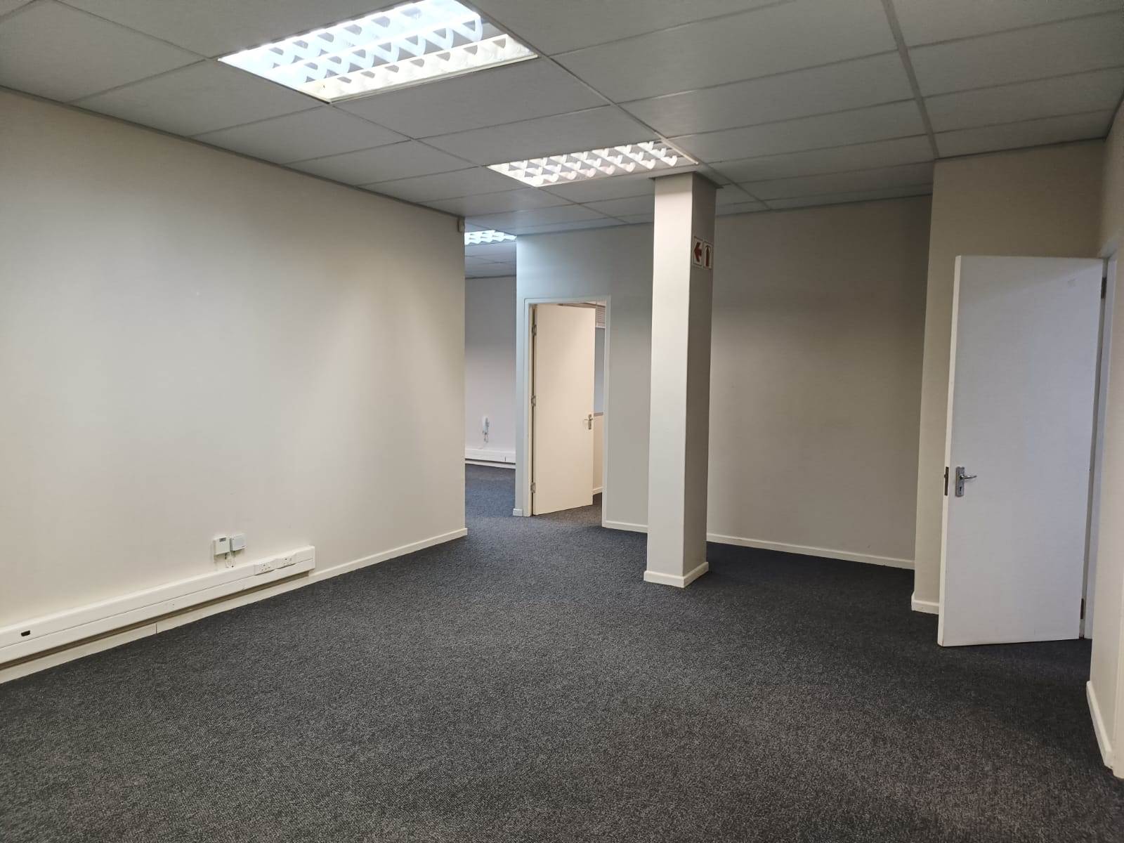 94  m² Commercial space in Tableview photo number 7