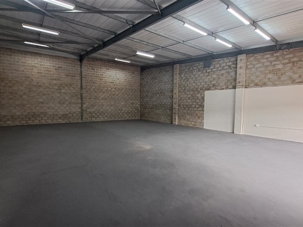 204  m² Commercial space