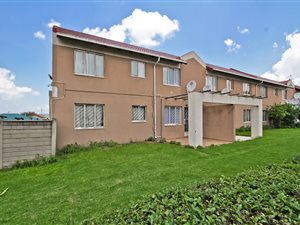 2 Bed Townhouse in Bramley View