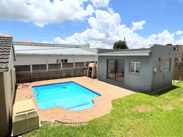 3 Bedroom House 3 Bedroom House