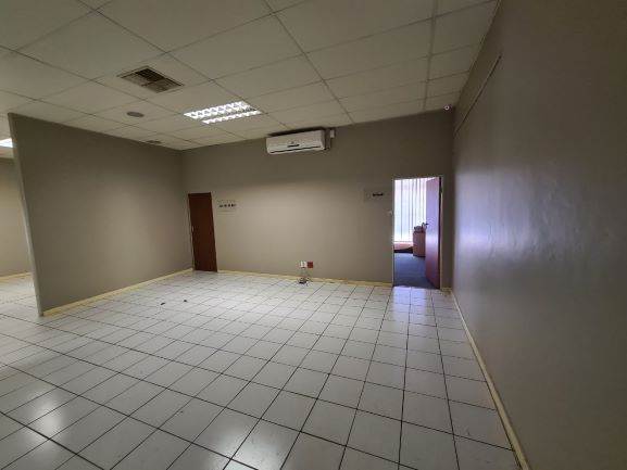 1527  m² Office Space in Kimberley Central photo number 17