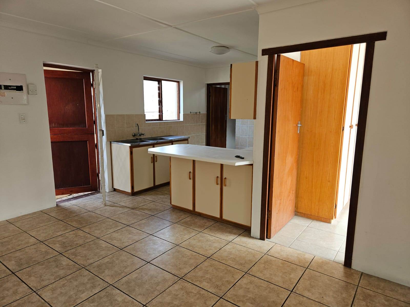2 Bed Townhouse in Stilbaai photo number 23