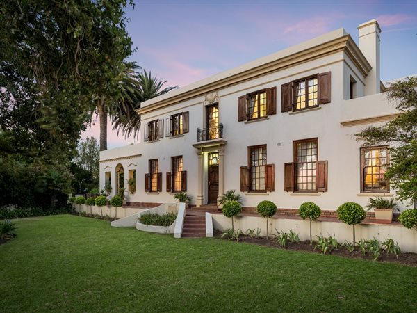 5 Bedroom House 5 Bedroom House