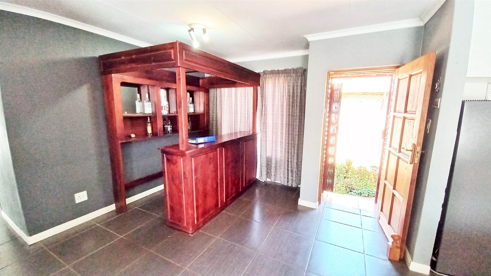 2 Bed Townhouse in Rooihuiskraal North photo number 5