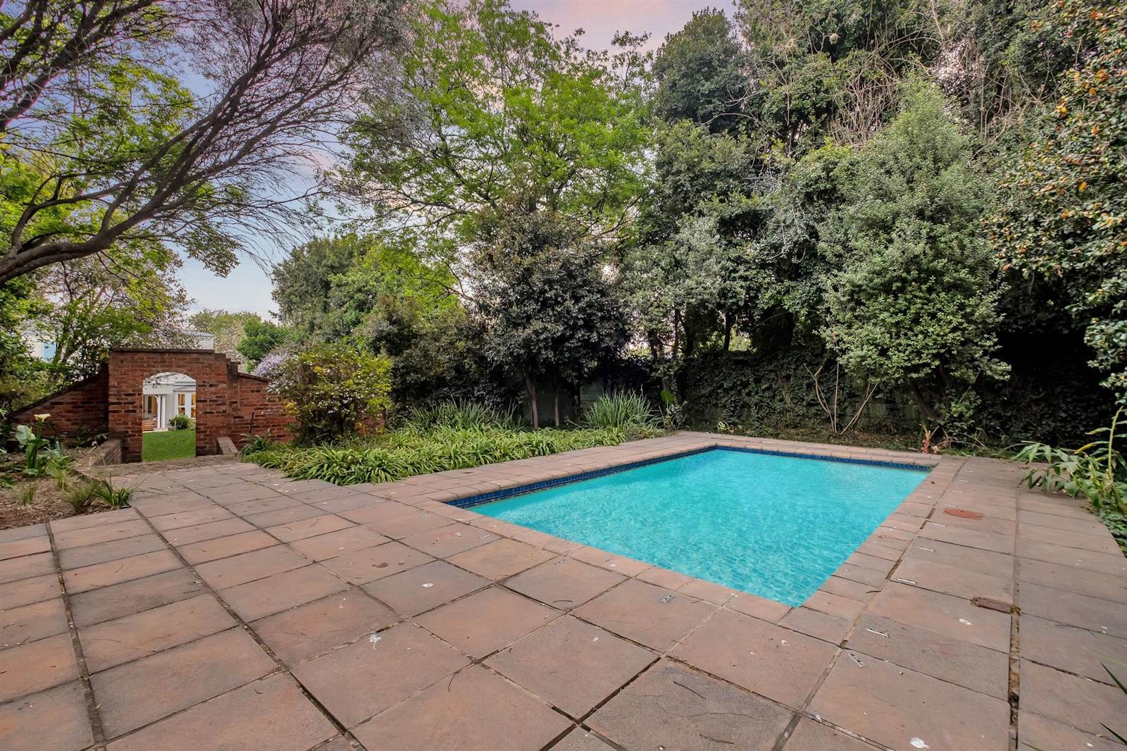 3 Bed House in Parktown North photo number 5