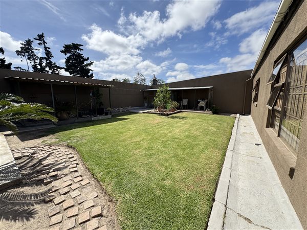 1.8 ha Smallholding 1.8 ha Smallholding