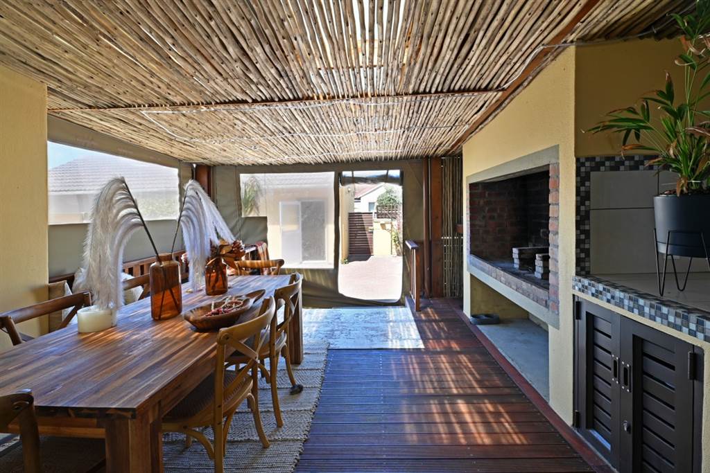 3 Bed House in Muizenberg photo number 5