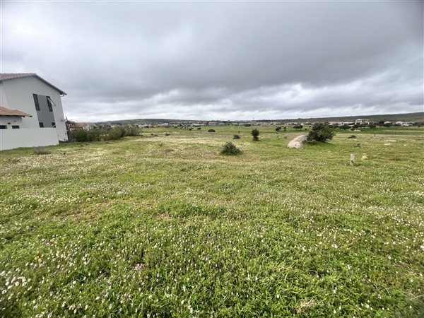 733 m² Land