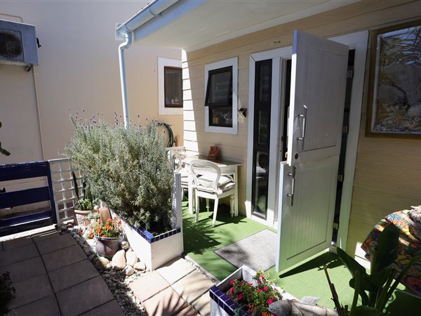 1 Bed Garden Cottage