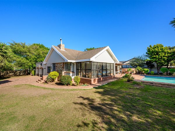 4 Bedroom House 4 Bedroom House