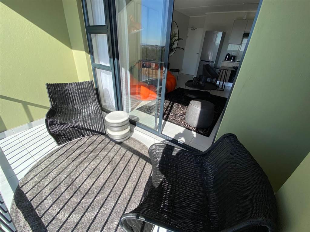 1 Bed Apartment in Mooikloof Equestrian Estate photo number 5