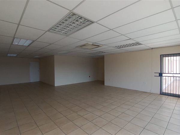 170  m² Commercial space