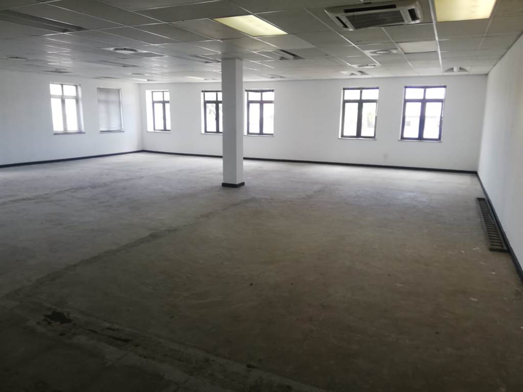 978  m² Office Space in Century City photo number 14
