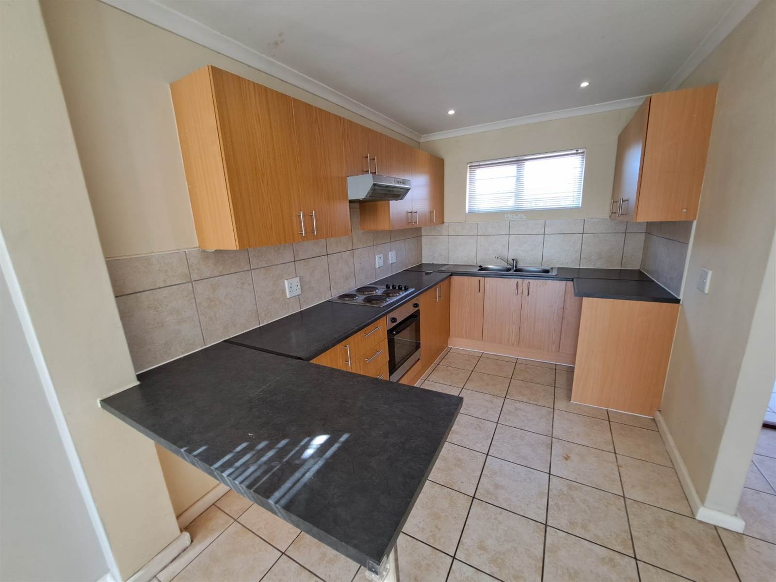 3 Bed House in Pinelands photo number 9