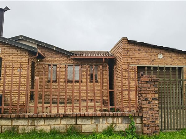 3 Bedroom House 3 Bedroom House