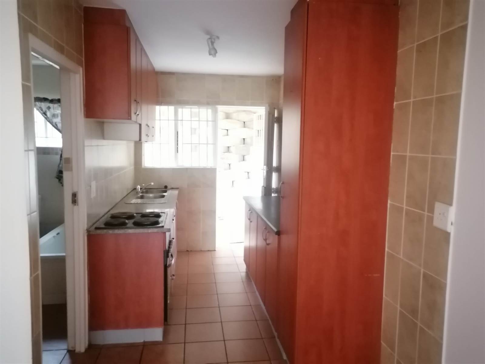 2 Bed Apartment in Durban North photo number 6