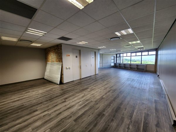 129  m² Commercial space