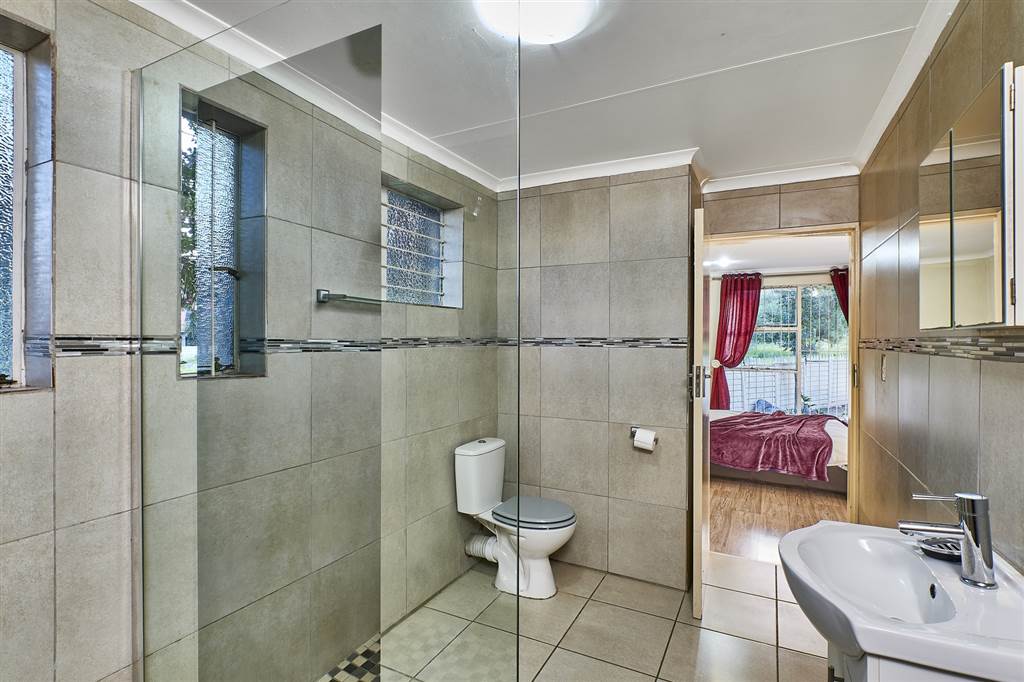 3 Bed House in Randpark Ridge photo number 17