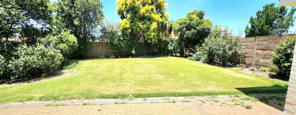 3 Bed Townhouse in Westdene photo number 16
