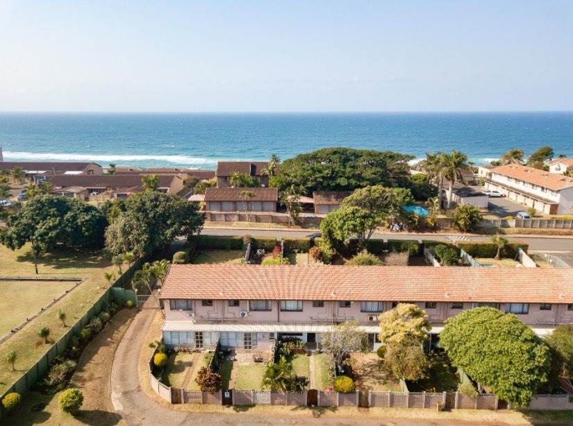 3 Bed Townhouse in Amanzimtoti photo number 22