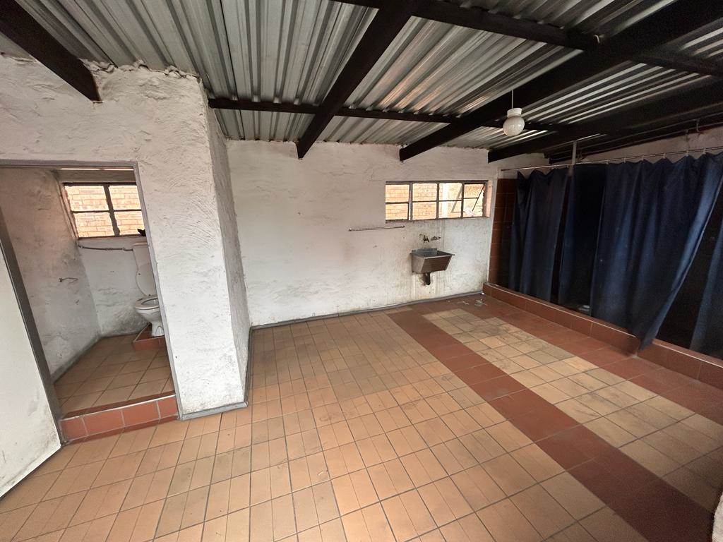 600  m² Industrial space in Elandsfontein AH photo number 11