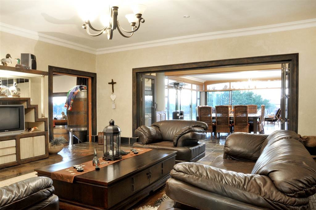 6 Bed House in Mooikloof Equestrian Estate photo number 26