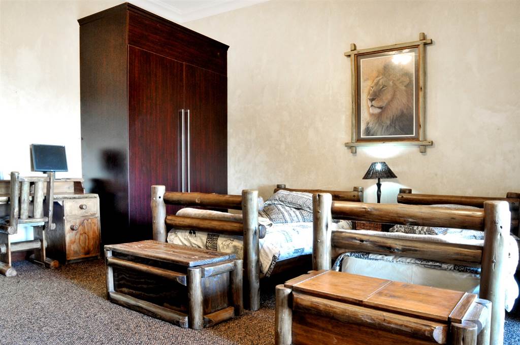 6 Bed House in Mooikloof Equestrian Estate photo number 20