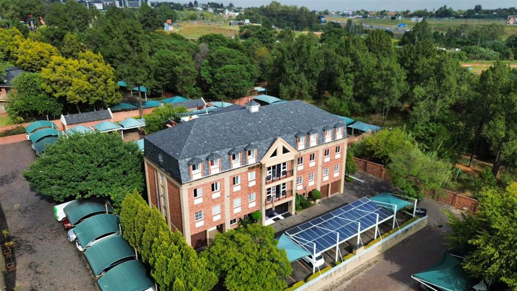 1289  m² Commercial space in Bryanston photo number 1