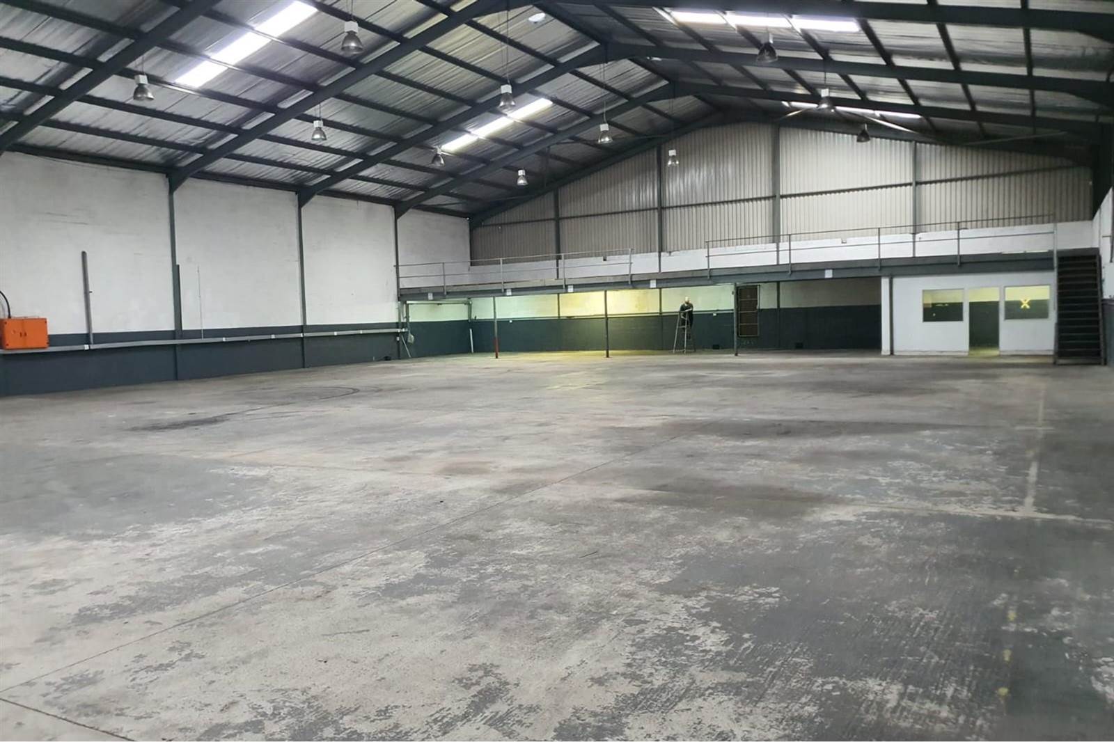 1500  m² Industrial space in North End photo number 8