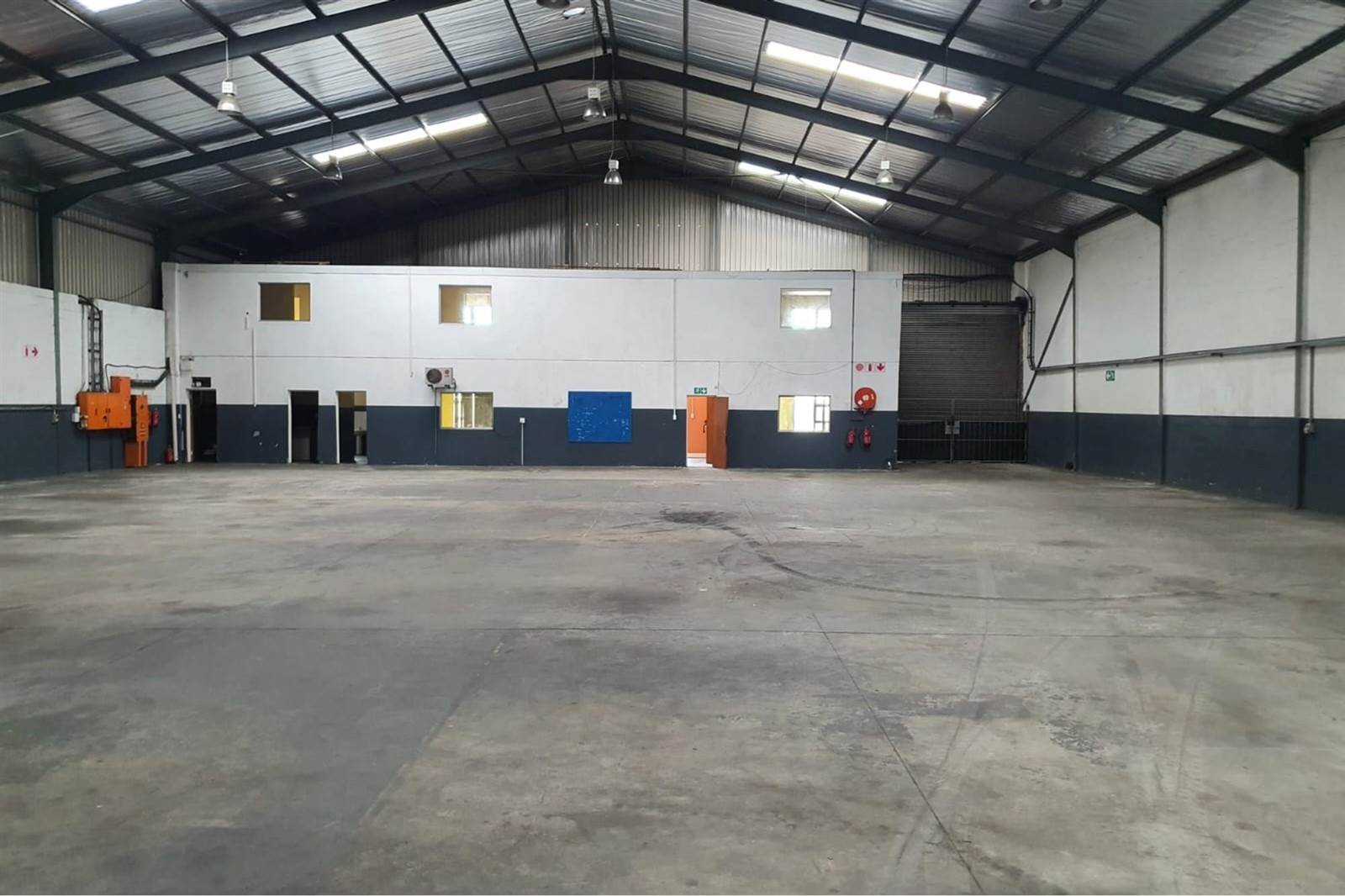 1500  m² Industrial space in North End photo number 4