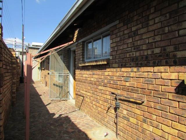 2 Bed Townhouse in Brakpan Central photo number 24