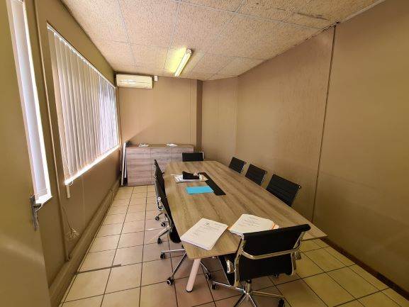1008  m² Office Space in Kimberley Central photo number 2
