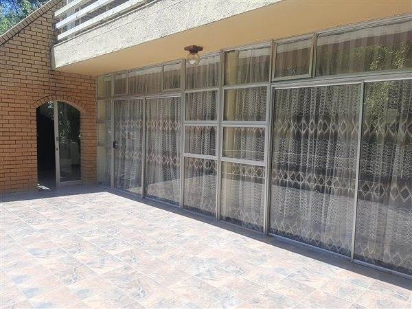 3 Bed Townhouse in Kroonstad photo number 9