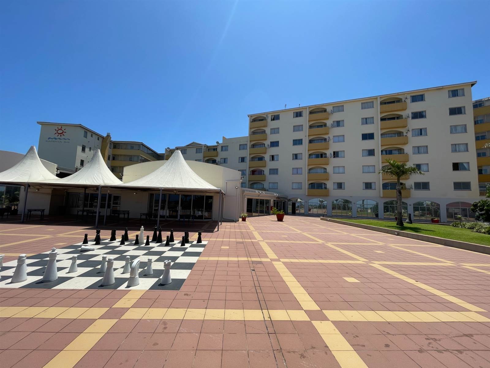 3 Bed Apartment in Port Shepstone photo number 1