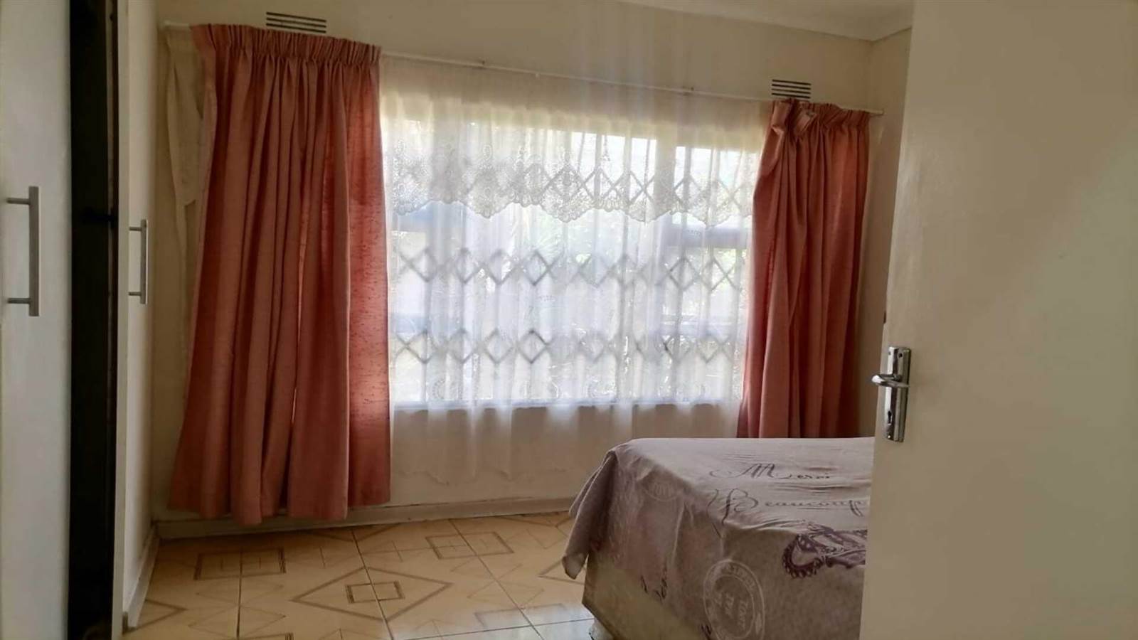 4 Bed House in Empangeni Central photo number 7
